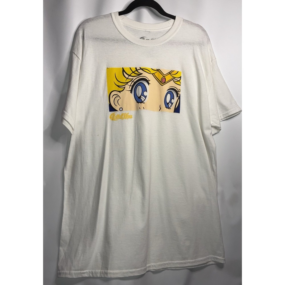 Sailor Moon T-shirt Size Large White BG Usagi Tsukimo Anime Moon Tiara Graphic